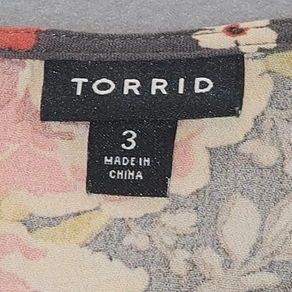 Torrid Babydoll Top‎ Women 3 Grey Pink Floral V-Neck Long Sleeve Rayon Blouse